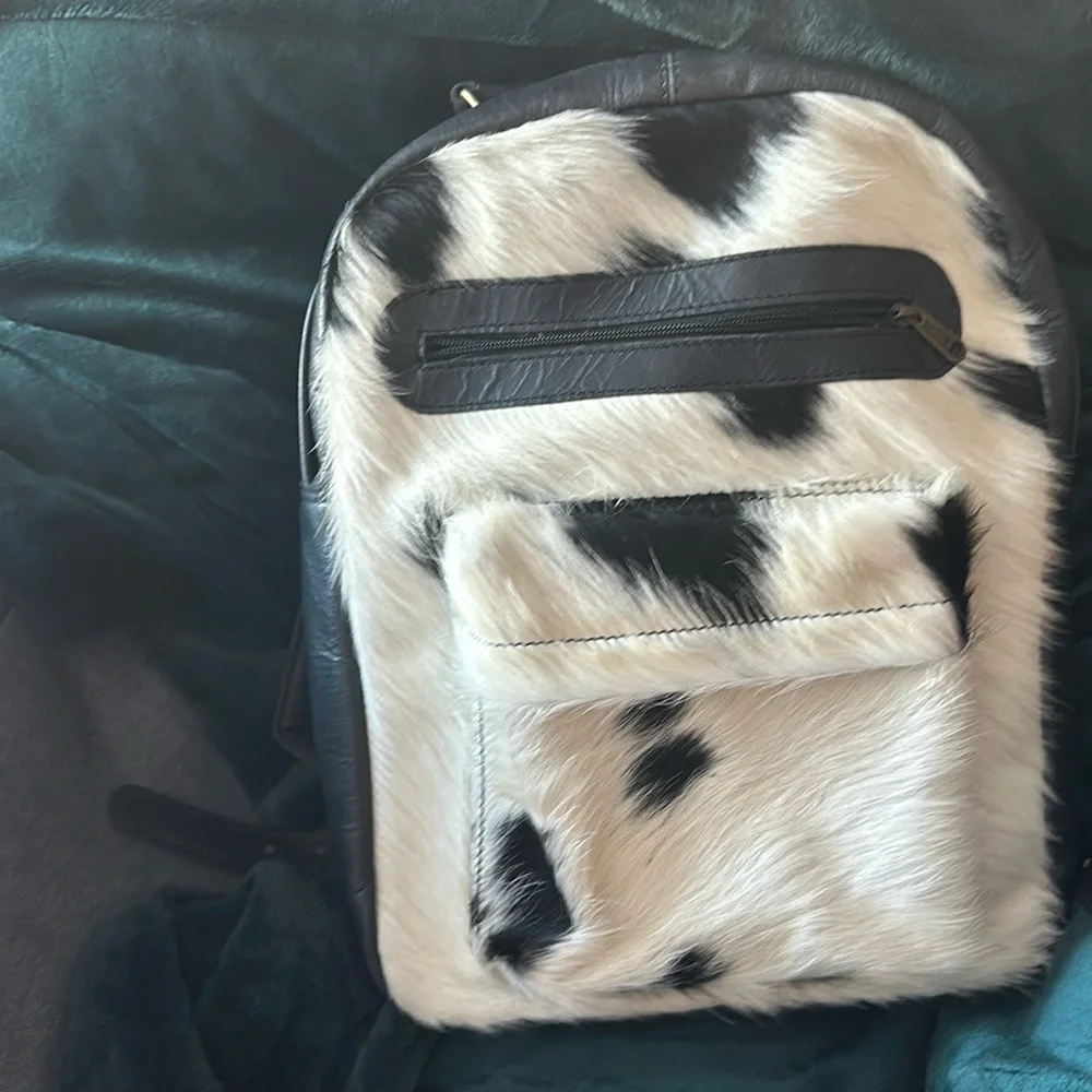 Cow hide backpack - Picture 1 of 4